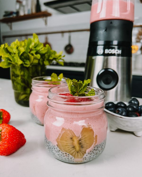 Raspberry and peanut butter smoothie chai pudding