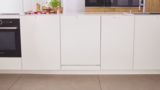 Video shows how to best load a Bosch dishwasher by adjusting the racks.