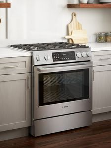 Bosch gas range in kitchen
