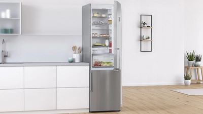 Freestanding fridge freezers