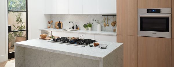 Bosch cooktop and wall oven in traditional kitchen